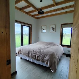 Venta Casa en Parcela 5.000 m² / 2 Dormitorios + 1 Baño / Condominio – Río Negro / Región de Los Lagos full